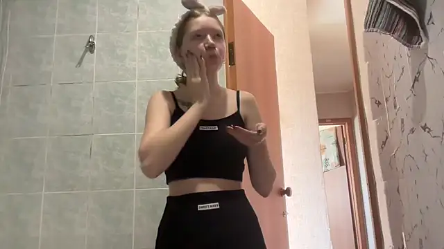 MargarettNewbie online show from September 2025 04:37:02 AM