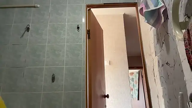 MargarettNewbie online show from October 2025 04:09:02 AM