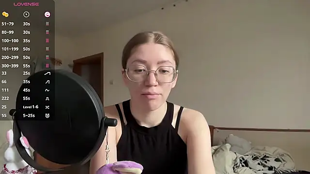 MargarettNewbie online show from October 2025 04:31:01 AM