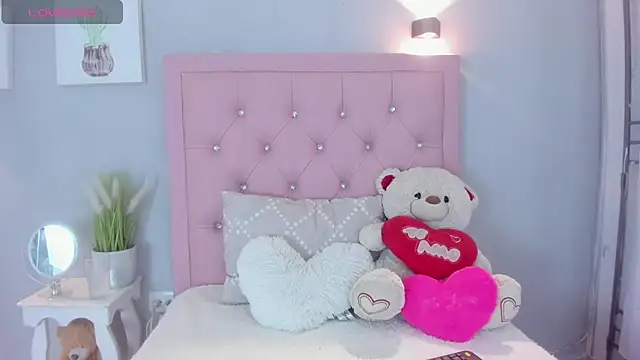 Snapshot of InnocentVibes chatting on October 2025 08:17:02 PM InnocentVibes online show from October 2025 08:17:02 PM