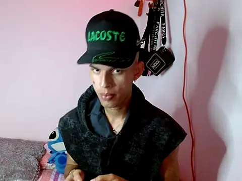 Snapshot of boy_sexy_hot011 chatting on November 2025 02:47:02 AM boy sexy hot011 online show from November 2025 02:47:02 AM