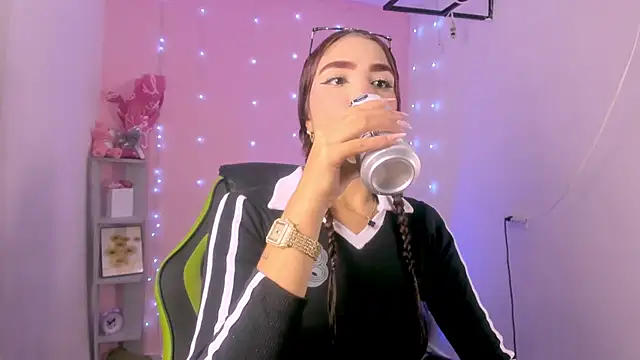 ashlysmith 01 online show from October 2025 01:20:01 AM