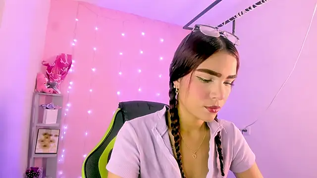 ashlysmith 01 online show from November 2025 01:48:02 AM