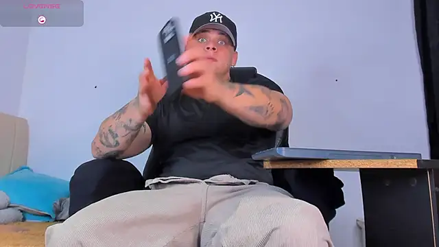 Snapshot of denis_munera chatting on October 2025 12:02:02 PM denis munera online show from October 2025 12:02:02 PM