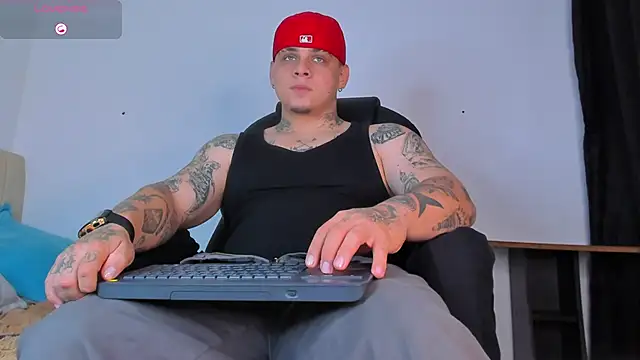 Snapshot of denis_munera chatting on October 2025 02:15:01 PM denis munera online show from October 2025 02:15:01 PM