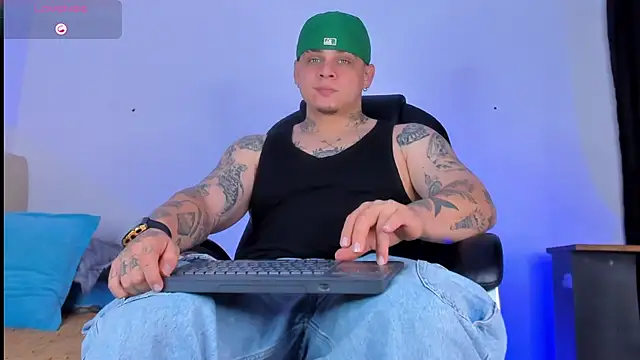 Snapshot of denis_munera chatting on October 2025 02:38:01 PM denis munera online show from October 2025 02:38:01 PM