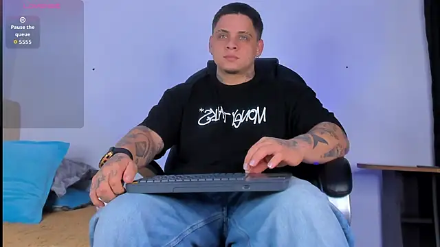 Snapshot of denis_munera chatting on October 2025 09:42:02 AM denis munera online show from October 2025 09:42:02 AM