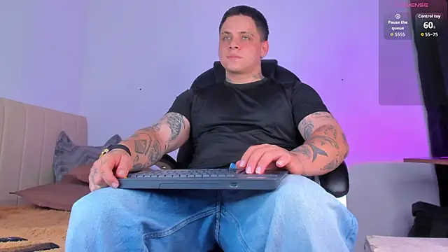 Snapshot of denis_munera chatting on October 2025 01:46:02 PM denis munera online show from October 2025 01:46:02 PM