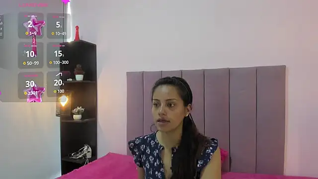 HoollyHendrix online show from October 2025 08:08:01 PM