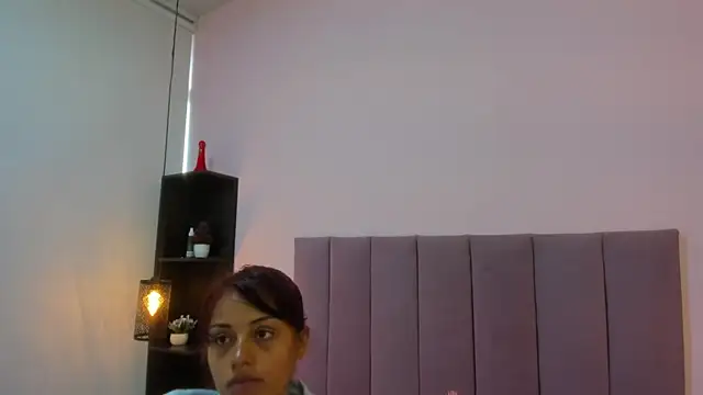 HoollyHendrix online show from October 2025 08:51:02 PM