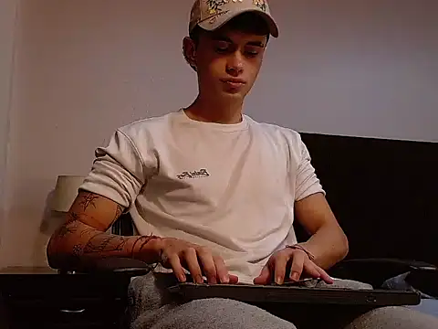 Snapshot of jaico_santos chatting on October 2025 11:00:02 PM jaico santos online show from October 2025 11:00:02 PM