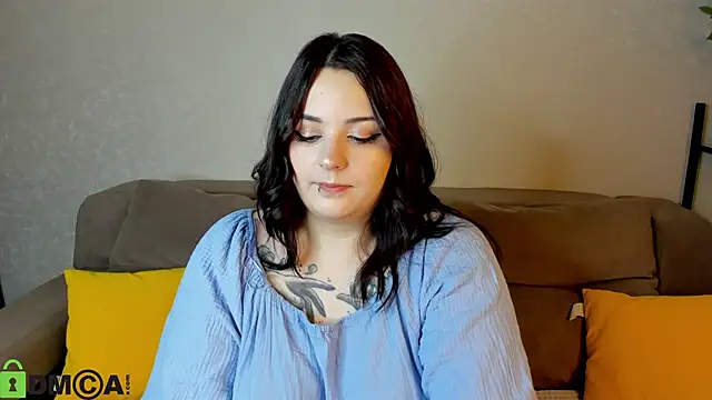 Mia R0ss online show from October 2025 01:08:02 AM