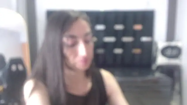 Maily a  online show from October 2025 03:04:02 AM