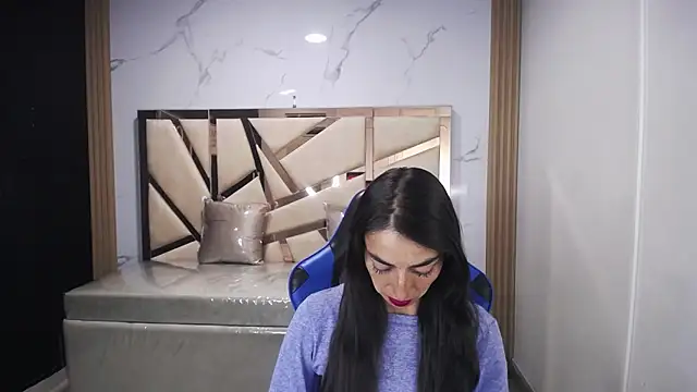 Maily a  online show from October 2025 03:09:01 AM