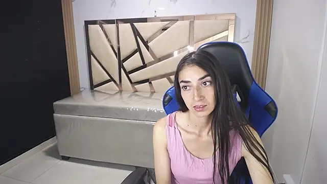 Maily a  online show from November 2025 03:01:02 AM