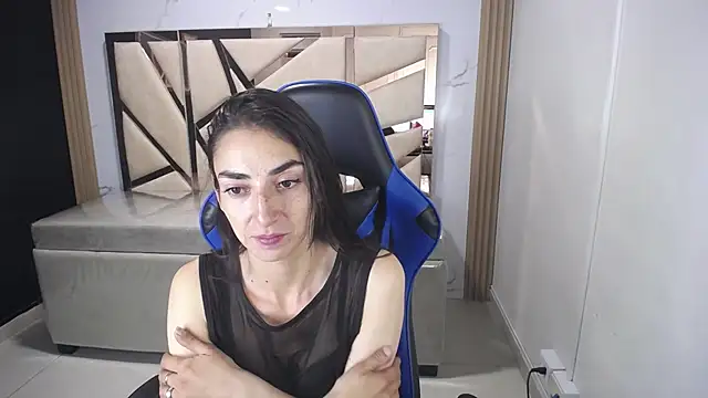 Maily a  online show from December 2025 03:15:02 AM