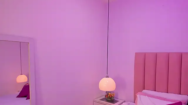 Amy Ferreira online show from October 2025 03:06:02 AM