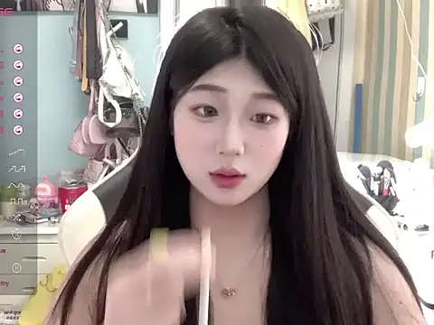 QiQi--77 online show from September 2025 01:13:01 PM
