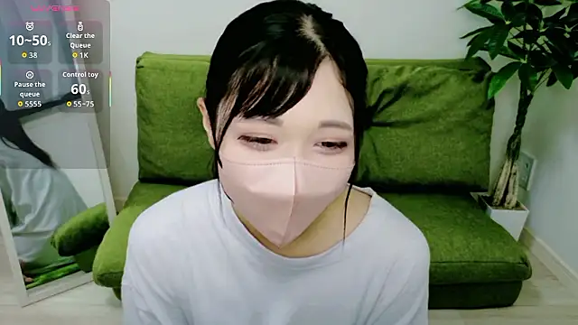 Yuna Yunachi online show from September 2025 02:46:01 AM