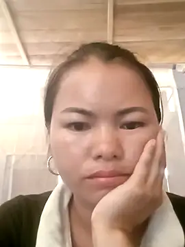 emly-xinh18 online show from September 2025 06:05:02 AM