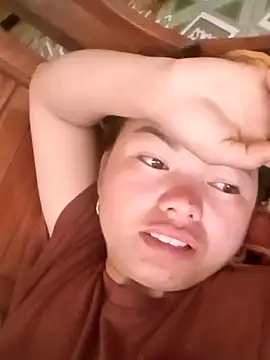 emly-xinh18 online show from October 2025 07:01:01 AM