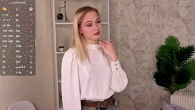 Snapshot of MarniOrdway chatting on October 2025 05:21:02 PM MarniOrdway online show from October 2025 05:21:02 PM