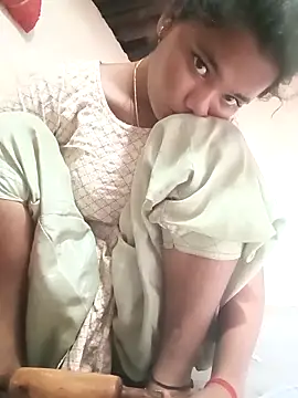 Hot Shredha online show from September 2025 02:39:02 AM