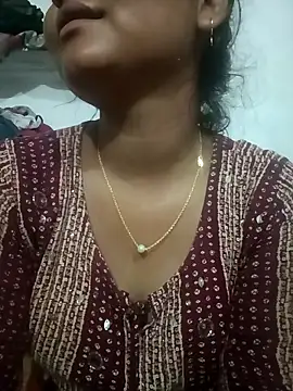 Hot Shredha online show from October 2025 01:33:02 AM