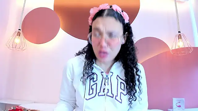 Snapshot of SweetStarr_ chatting on September 2025 12:54:02 PM SweetStarr online show from September 2025 12:54:02 PM