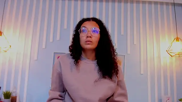 Snapshot of SweetStarr_ chatting on October 2025 12:48:02 PM SweetStarr online show from October 2025 12:48:02 PM