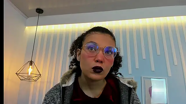 Snapshot of SweetStarr_ chatting on October 2025 12:49:02 PM SweetStarr online show from October 2025 12:49:02 PM