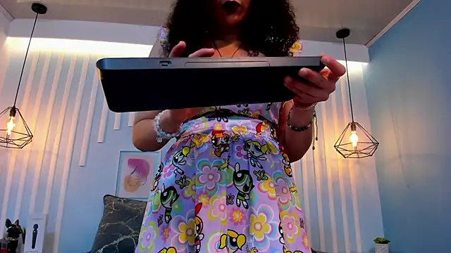 Snapshot of SweetStarr_ chatting on November 2025 01:12:02 PM SweetStarr online show from November 2025 01:12:02 PM