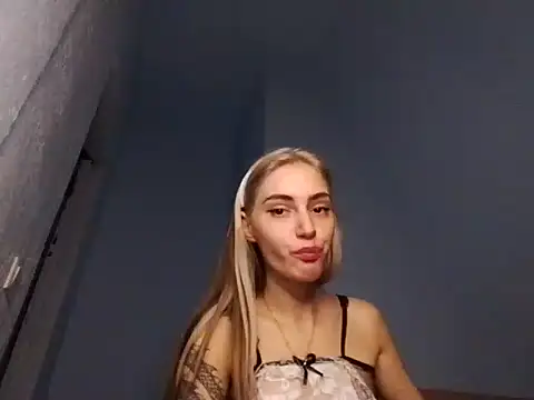 lesyawhite online show from October 2025 04:14:02 PM