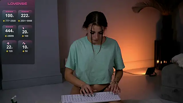 LunaVyx online show from November 2025 08:31:01 PM