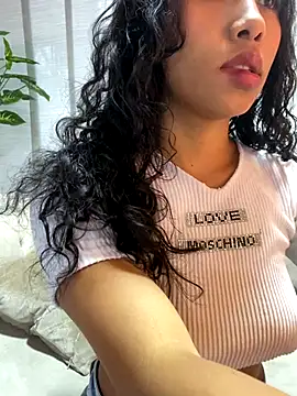 Snapshot of Tatiana_18pink chatting on November 2025 09:25:01 PM Tatiana 18pink online show from November 2025 09:25:01 PM