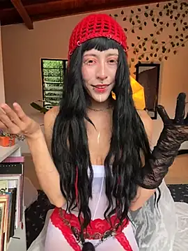 Nymphel1Moth online show from November 2025 10:20:02 PM