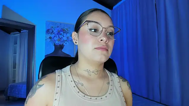 miawhite x1 online show from November 2025 02:05:02 PM