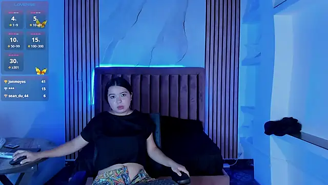 Snapshot of LunaWiill_ chatting on October 2025 12:14:02 PM LunaWiill online show from October 2025 12:14:02 PM