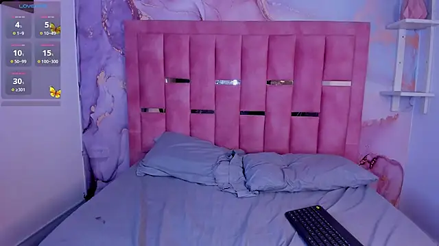 Snapshot of LunaWiill_ chatting on October 2025 03:22:01 PM LunaWiill online show from October 2025 03:22:01 PM