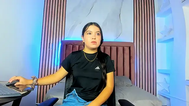 Snapshot of LunaWiill_ chatting on October 2025 12:50:02 PM LunaWiill online show from October 2025 12:50:02 PM