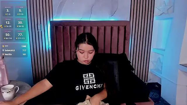 Snapshot of LunaWiill_ chatting on October 2025 12:30:02 PM LunaWiill online show from October 2025 12:30:02 PM