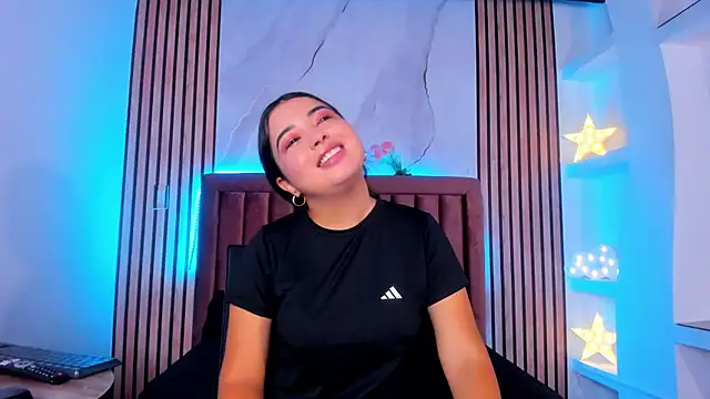 Snapshot of LunaWiill_ chatting on October 2025 12:17:02 PM LunaWiill online show from October 2025 12:17:02 PM