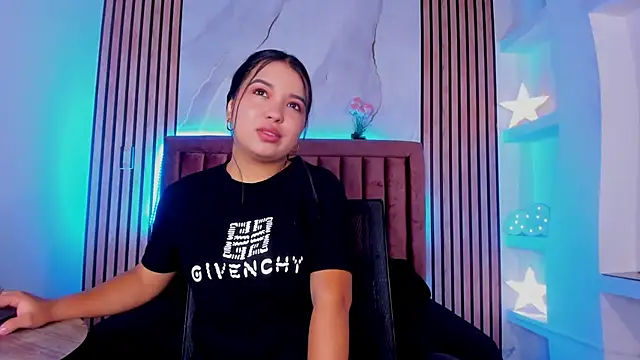 Snapshot of LunaWiill_ chatting on October 2025 12:15:01 PM LunaWiill online show from October 2025 12:15:01 PM