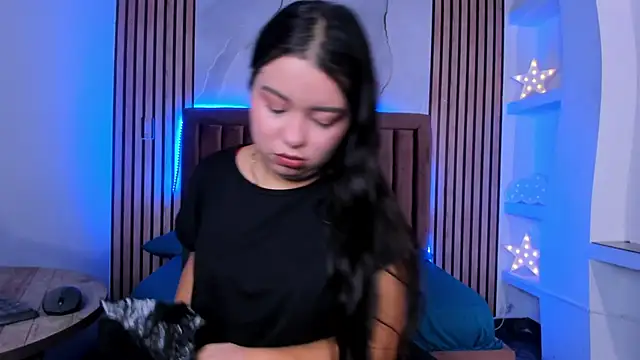 Snapshot of LunaWiill_ chatting on October 2025 12:28:01 PM LunaWiill online show from October 2025 12:28:01 PM