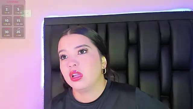 Snapshot of LunaWiill_ chatting on November 2025 12:15:02 PM LunaWiill online show from November 2025 12:15:02 PM