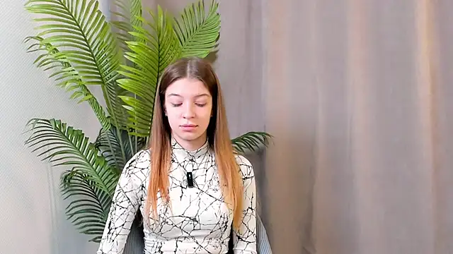 FlaviaZogg online show from September 2025 10:17:02 AM