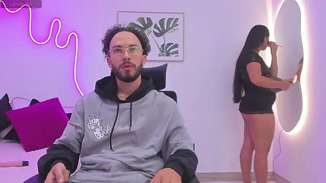 Violet and Paul online show from October 2025 01:47:02 AM