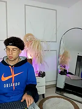 Violet and Paul online show from October 2025 03:06:02 AM