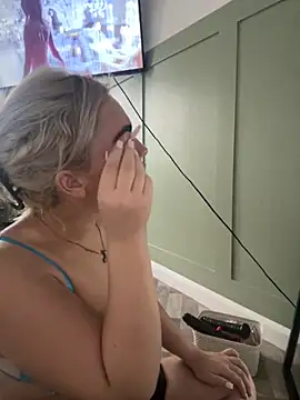 Snapshot of BelleXx chatting on October 2025 02:08:01 PM BelleXx online show from October 2025 02:08:01 PM