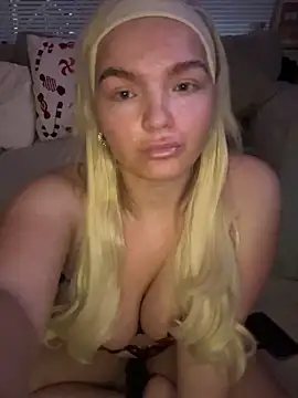 Snapshot of BelleXx chatting on November 2025 04:39:01 PM BelleXx online show from November 2025 04:39:01 PM